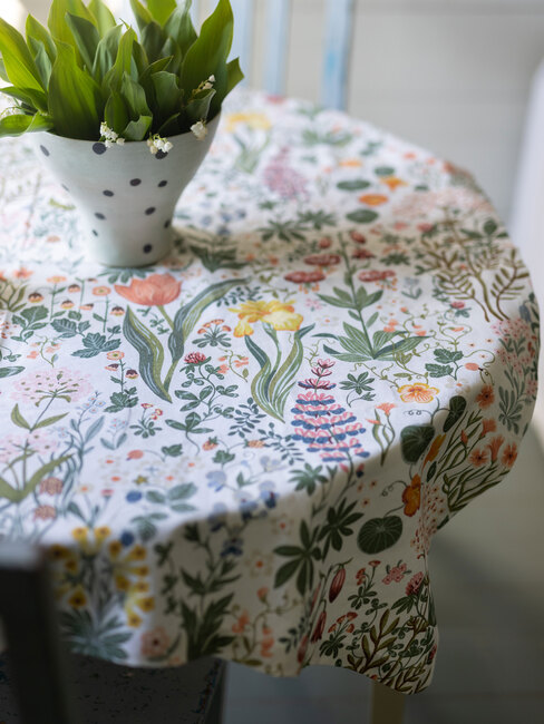 Blomsterhav tablecloth 100x100